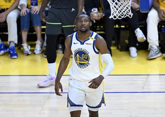 竞彩足球推荐-一夜3大消息！湖人补强新目标，快船迎重大利好，实力榜更新